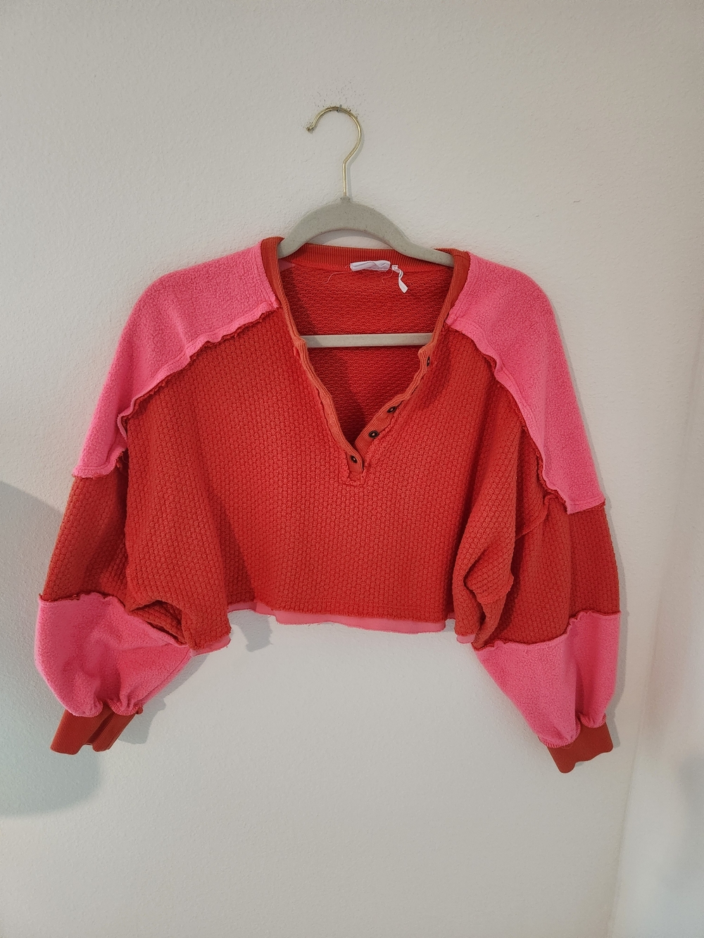 Urban Outfitters Two-Tone Red & Pink Cropped Waffle Knit Hoodie